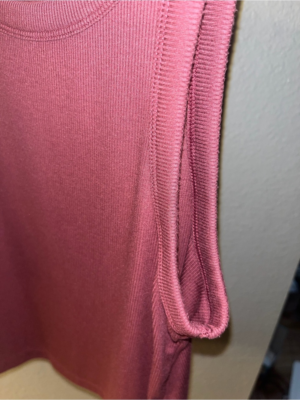 Set of (3) GAP Ribbed Cropped Tank Tops - Picture 8 of 9